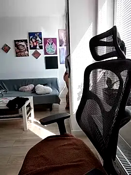 Snapshot of divine_eve chatting on April 1, 2026, 10:38 am divine eve online show from April 1, 2026, 10:38 am