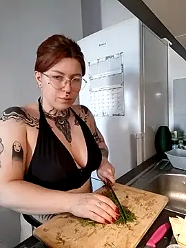 Snapshot of divine_eve chatting on April 1, 2026, 4:04 pm divine eve online show from April 1, 2026, 4:04 pm