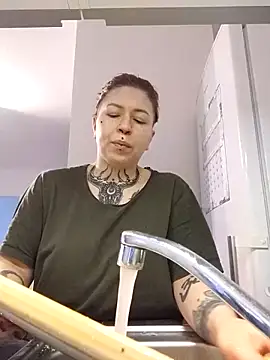 Snapshot of divine_eve chatting on April 2, 2026, 2:57 pm divine eve online show from April 2, 2026, 2:57 pm