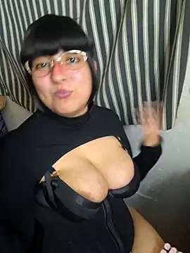 Snapshot of Derry_Cooper chatting on March 4, 2026, 6:54 am Derry Cooper online show from March 4, 2026, 6:54 am