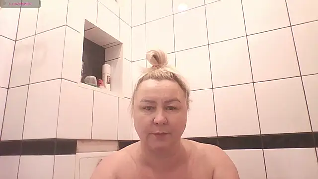 mira robinsonnn online show from May 7, 2026, 3:33 am