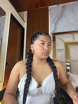 LinnaGardenia online show from February 15, 2026, 3:00 pm