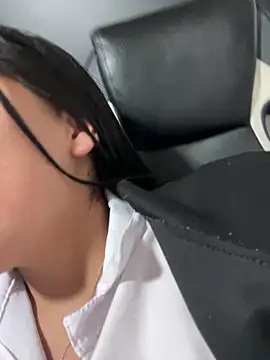 LinnaGardenia online show from March 10, 2025, 9:40 pm