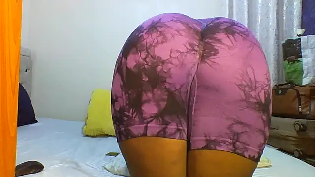 Petitiebooty online show from October 27, 2025, 7:20 am