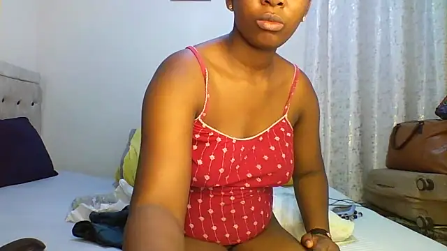 Petitiebooty online show from November 6, 2025, 5:22 am