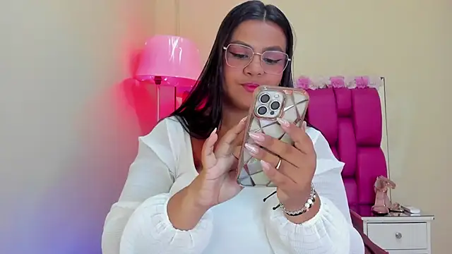 Gabriela Brown online show from December 13, 2024, 3:32 pm