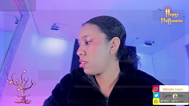 Mikeyla-Russo online show from November 5, 2025, 9:07 pm