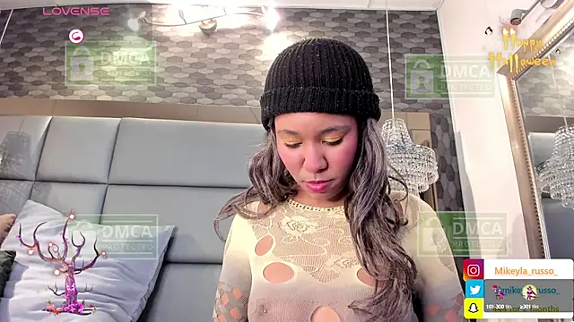 Mikeyla-Russo online show from October 15, 2025, 8:17 pm