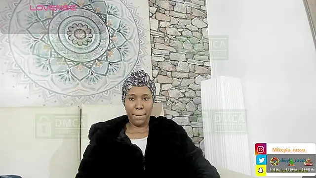 Mikeyla-Russo online show from November 28, 2025, 8:03 am