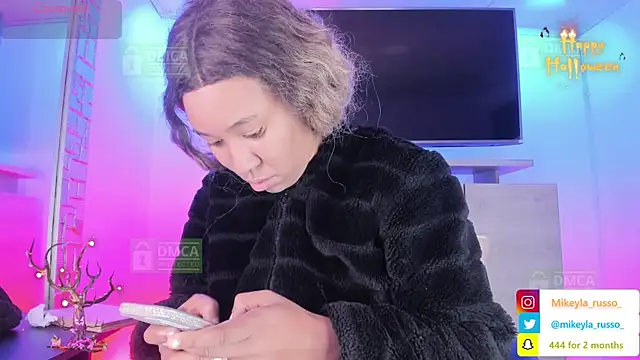 Mikeyla-Russo online show from October 29, 2025, 7:46 pm