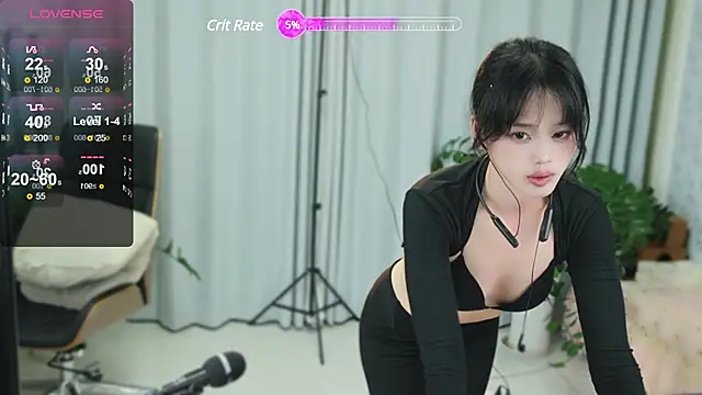  YouY  online show from March 4, 2025, 1:06 pm