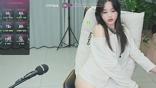  YouY  online show from February 7, 2025, 3:19 pm