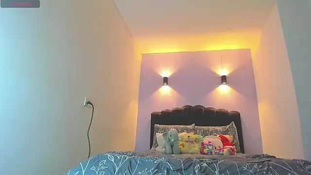 Snapshot of Sofia_Clauss_ chatting on October 30, 2025, 1:48 am Sofia Clauss online show from October 30, 2025, 1:48 am