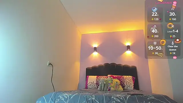 Snapshot of Sofia_Clauss_ chatting on September 24, 2025, 4:19 am Sofia Clauss online show from September 24, 2025, 4:19 am