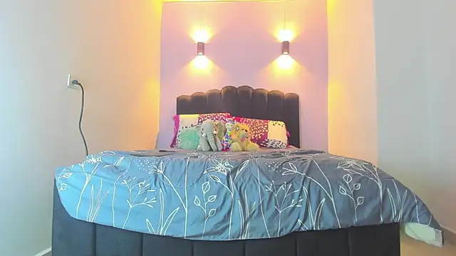 Snapshot of Sofia_Clauss_ chatting on September 25, 2025, 3:56 am Sofia Clauss online show from September 25, 2025, 3:56 am
