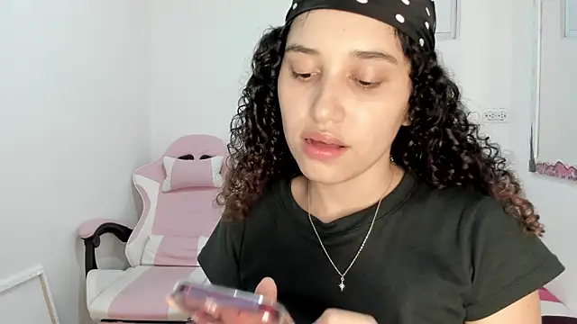 Snapshot of gabriela_duarte1 chatting on April 26, 2026, 3:26 am gabriela duarte1 online show from April 26, 2026, 3:26 am