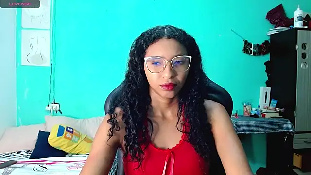 Snapshot of sensitive_brunette chatting on June 10, 2026, 2:24 am sensitive brunette online show from June 10, 2026, 2:24 am