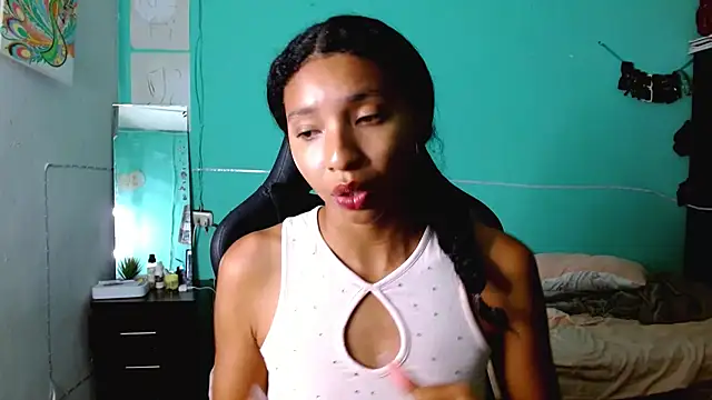 Snapshot of sensitive_brunette chatting on July 29, 2026, 3:39 am sensitive brunette online show from July 29, 2026, 3:39 am