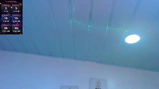 Snapshot of candy_lux_ chatting on April 27, 2026, 1:31 pm candy lux online show from April 27, 2026, 1:31 pm