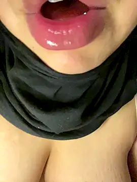 Snapshot of Barbyxhot chatting on December 16, 2025, 1:54 am Barbyxhot online show from December 16, 2025, 1:54 am