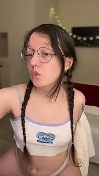 Snapshot of emigooflordXD chatting on December 20, 2025, 1:19 am emigooflordXD online show from December 20, 2025, 1:19 am