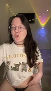 Snapshot of emigooflordXD chatting on February 9, 2026, 11:08 am emigooflordXD online show from February 9, 2026, 11:08 am