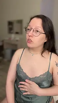 Snapshot of emigooflordXD chatting on December 16, 2025, 6:39 am emigooflordXD online show from December 16, 2025, 6:39 am