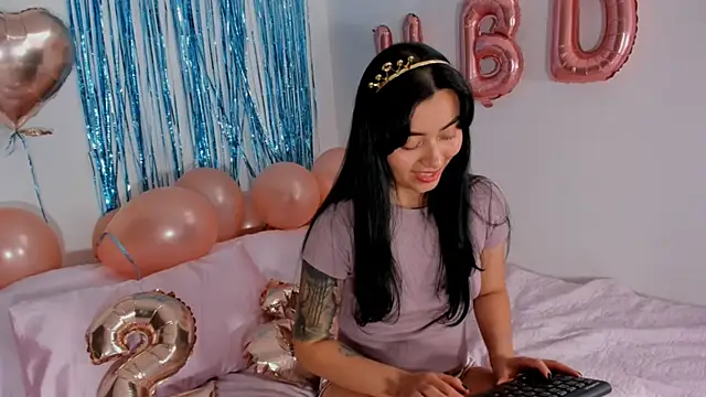 Lauren A online show from December 2, 2025, 6:53 pm