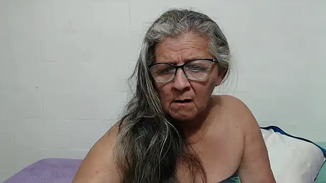 Snapshot of candy_mature_ chatting on October 4, 2025, 11:39 pm candy mature online show from October 4, 2025, 11:39 pm