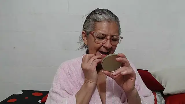 candy mature  online show from December 1, 2025, 10:21 pm