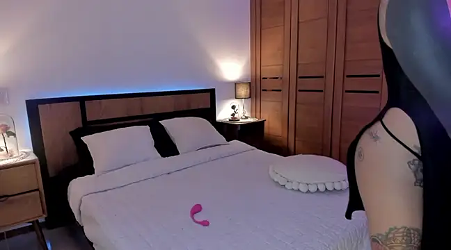 Snapshot of vangie_ chatting on March 19, 2025, 12:04 am vangie online show from March 19, 2025, 12:04 am