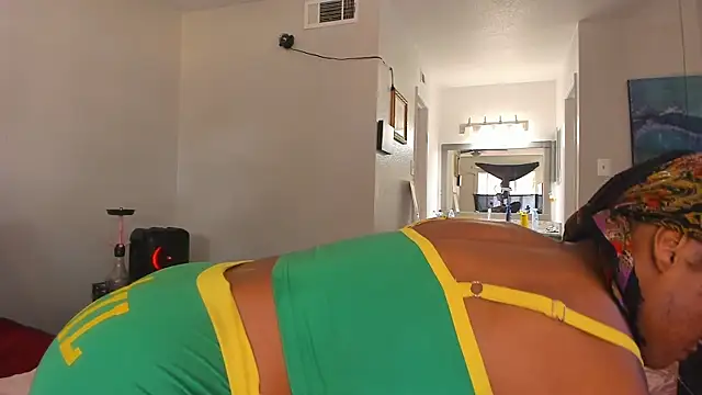 Snapshot of yiauana chatting on November 12, 2025, 8:56 pm yiauana online show from November 12, 2025, 8:56 pm