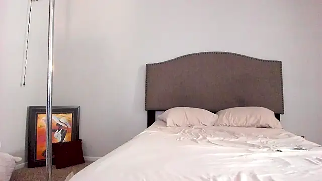 Snapshot of yiauana chatting on October 16, 2025, 12:24 pm yiauana online show from October 16, 2025, 12:24 pm