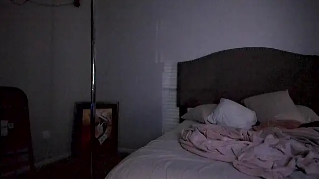 Snapshot of yiauana chatting on October 17, 2025, 12:25 am yiauana online show from October 17, 2025, 12:25 am