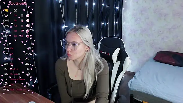 Snapshot of VikaPowers chatting on January 29, 2025, 6:28 pm VikaPowers online show from January 29, 2025, 6:28 pm