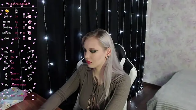 Snapshot of VikaPowers chatting on March 1, 2025, 12:01 pm VikaPowers online show from March 1, 2025, 12:01 pm