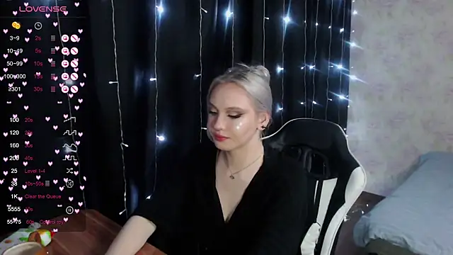 Snapshot of VikaPowers chatting on February 1, 2025, 10:44 pm VikaPowers online show from February 1, 2025, 10:44 pm