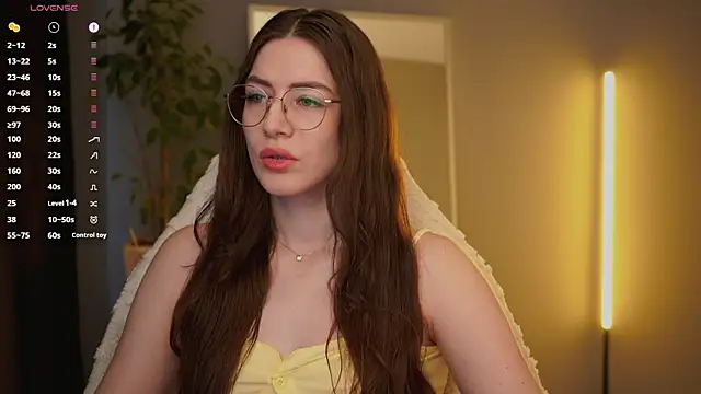 Ester Hill online show from April 7, 2026, 2:24 am