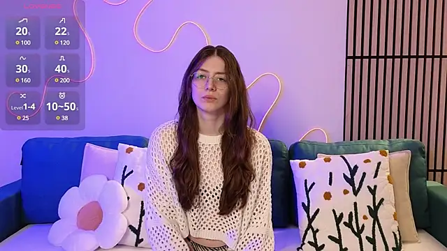 Ester Hill online show from March 6, 2025, 9:42 pm