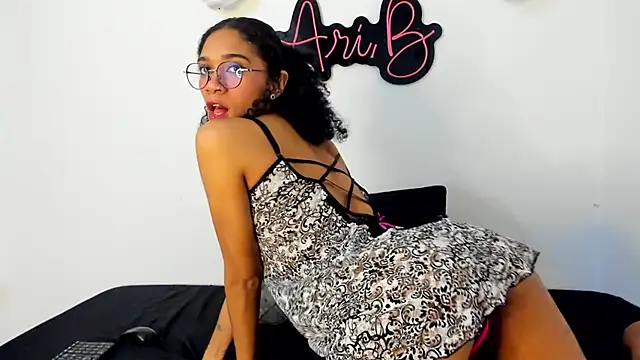 Snapshot of arii_barthon chatting on October 6, 2025, 3:08 am arii barthon online show from October 6, 2025, 3:08 am