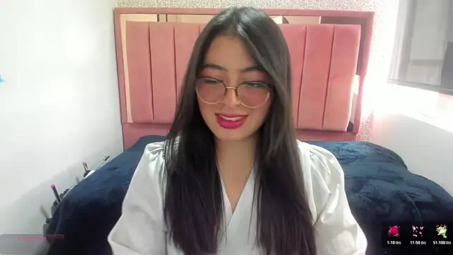 Snapshot of MiaWils_ chatting on June 6, 2026, 7:08 pm MiaWils online show from June 6, 2026, 7:08 pm
