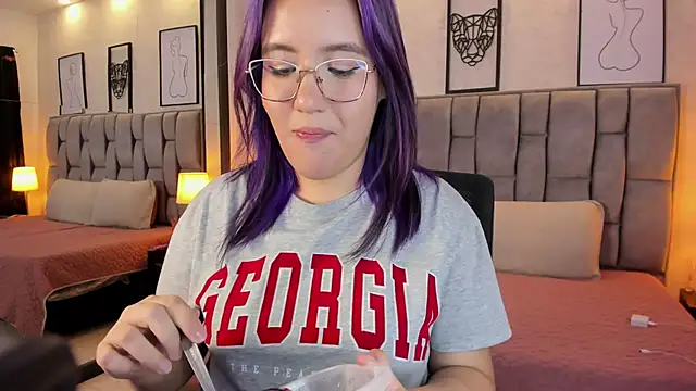 Snapshot of sweet--emily chatting on February 6, 2025, 7:24 am sweet--emily online show from February 6, 2025, 7:24 am