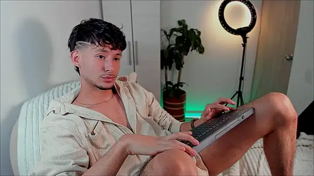 dimitri targaryen online show from January 6, 2025, 3:42 am