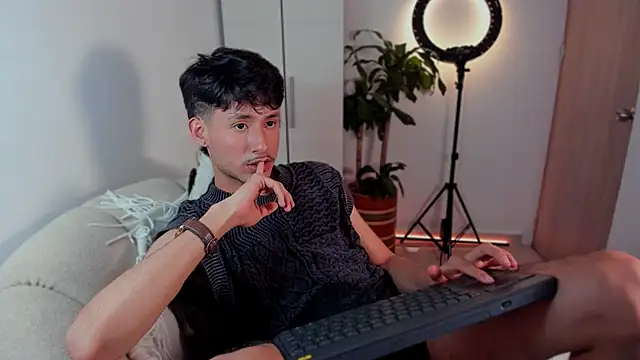 dimitri targaryen online show from January 10, 2025, 9:44 am