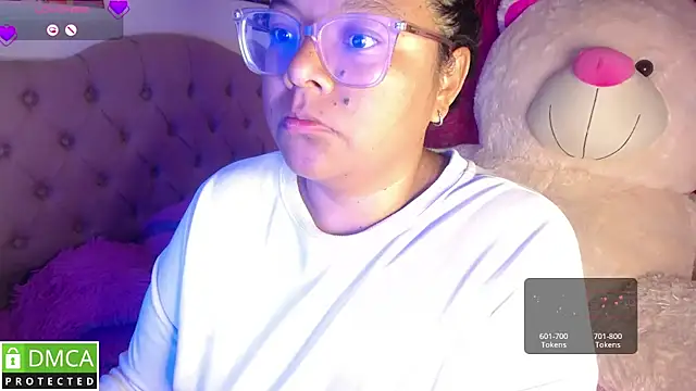 KittyHot20 online show from November 8, 2025, 2:09 pm