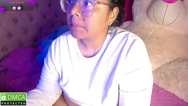 KittyHot20 online show from November 7, 2025, 7:07 pm