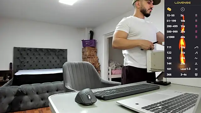 supermanboy94 online show from April 2, 2026, 6:20 am