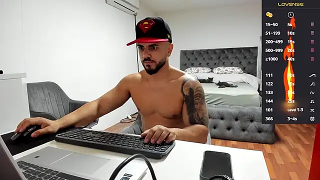 supermanboy94 online show from October 16, 2025, 6:10 am