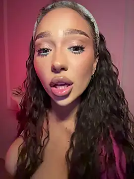 Snapshot of CardiSweetBaby chatting on March 1, 2026, 10:21 pm CardiSweetBaby online show from March 1, 2026, 10:21 pm