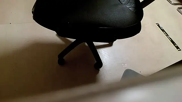 geilets0815 online show from September 16, 2025, 1:12 pm